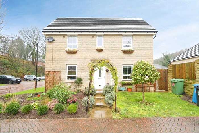 3 Bedroom Semi-Detached House For Sale In Whitebeam Close, Sheffield, South Yorkshire, S35