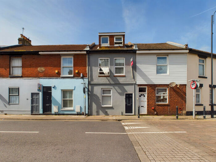 3 Bedroom Flat For Sale In Lawrence Road, Southsea, PO5