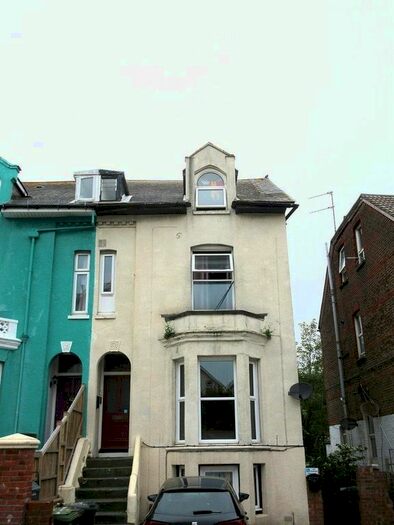 1 Bedroom Flat To Rent In Waverley Road, Southsea, PO5