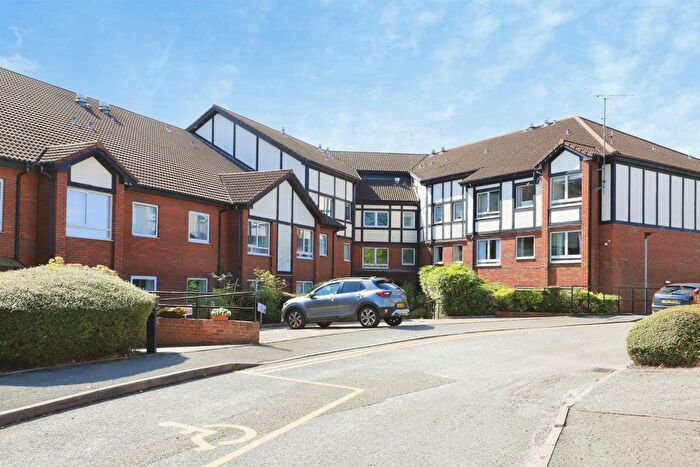 1 Bedroom Flat For Sale In Pennhouse Avenue, Penn, Wolverhampton, WV4