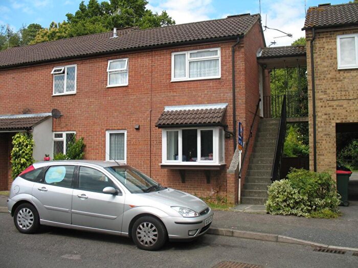 1 Bedroom Flat To Rent In Tollgate Hill, RH11