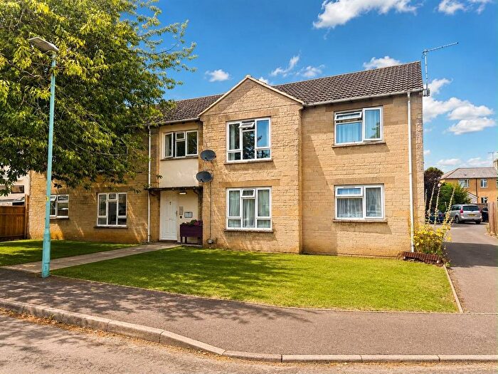 2 Bedroom Flat For Sale In The Quarry, Fairford, GL7