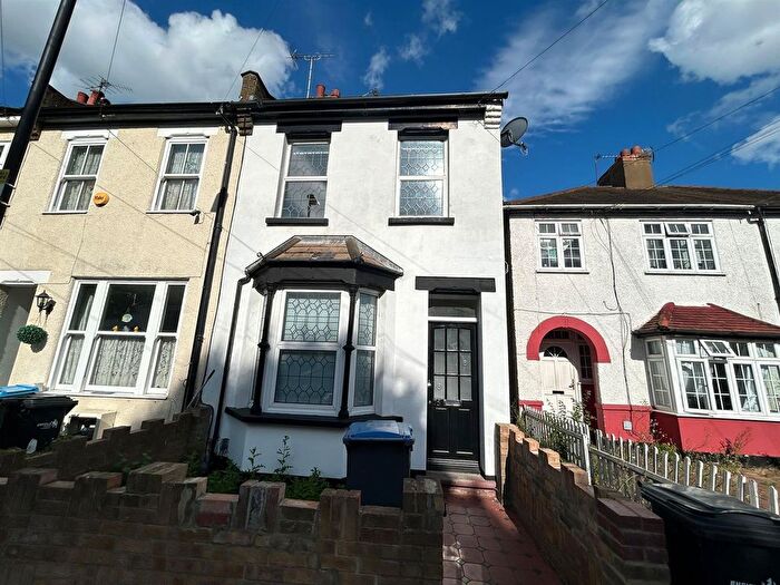 3 Bedroom Property To Rent In Malvern Road, Enfield, EN3