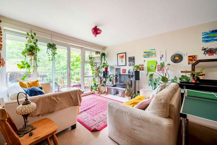 2 Bedroom Flat To Rent In Glenbuck Road, Surbiton, KT6