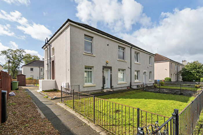 2 Bedroom Apartment To Rent In Glenifer Avenue, Knightswood, G13