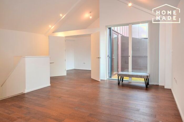 3 Bedroom Flat To Rent In Gransden Avenue, London Fields, E8