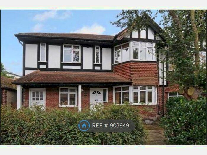 2 Bedroom Maisonette To Rent In Woodleigh Gardens, London SW16