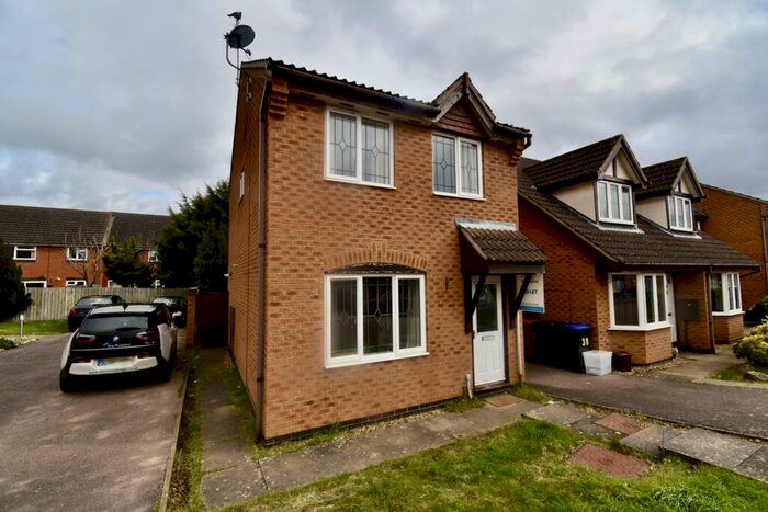 3 Bedroom End Of Terrace House To Rent In Aldwell Close, Northampton, NN4