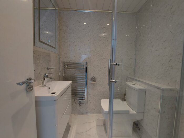 Flat To Rent In Chingford Mount Road, Chingford, E4