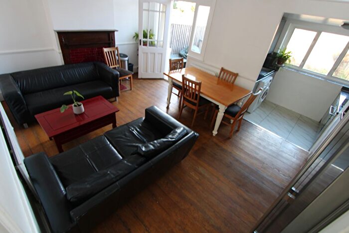 4 Bedroom Terraced House To Rent In Undine Street, Tooting Broadway, SW17
