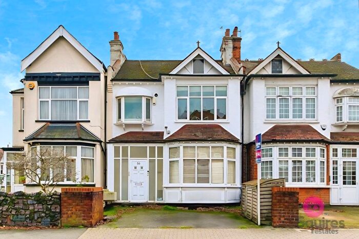 3 Bedroom Flat For Sale In Granville Road, North Finchley, N12
