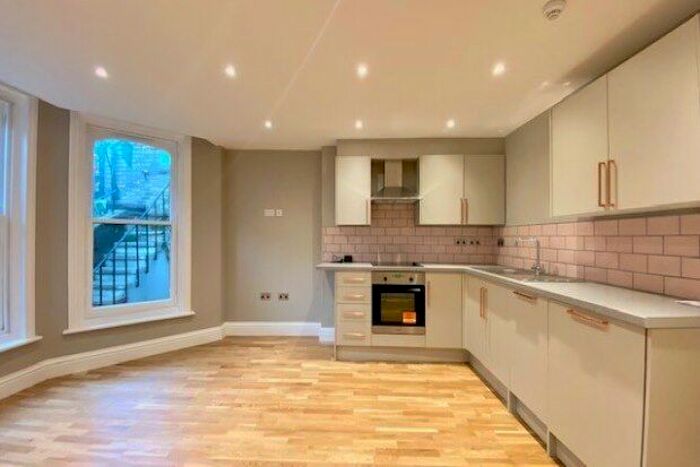 1 Bedroom Flat To Rent In The Drive, Hove, BN3