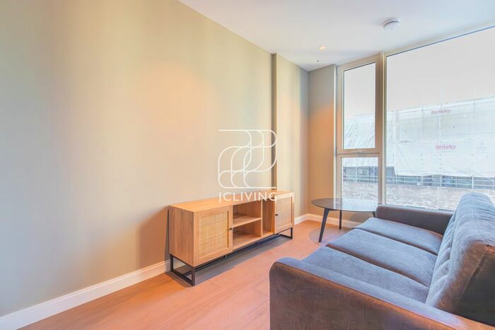 Studio To Rent In Gasholder Place, London, SE11