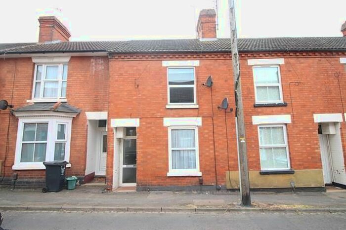 3 Bedroom Terraced House To Rent In Grove Road, Rushden, NN10