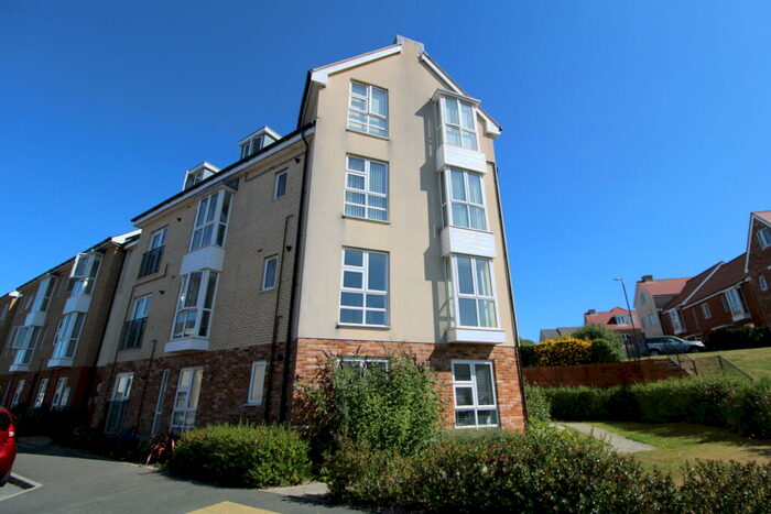 2 Bedroom Flat To Rent In Quay House, Church Path, PO32