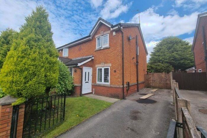 2 Bedroom Terraced House To Rent In Saxon Street, Manchester, M40