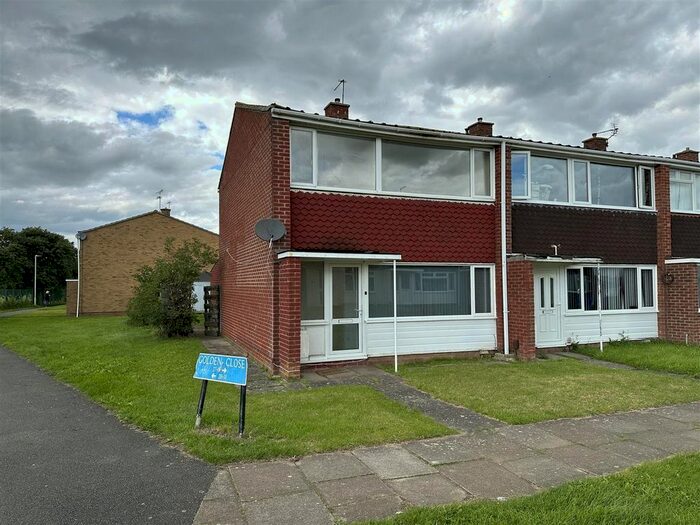 3 Bedroom End Of Terrace House To Rent In Golden Close, Tuffley, Gloucester, GL4