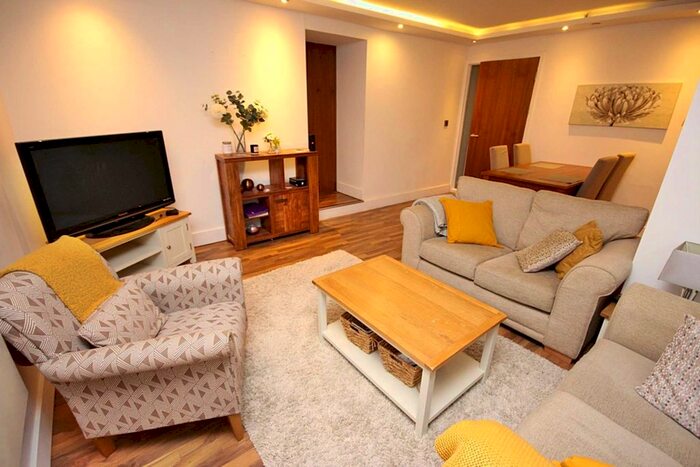 2 Bedroom Flat To Rent In Liverpool Road, Manchester, M3