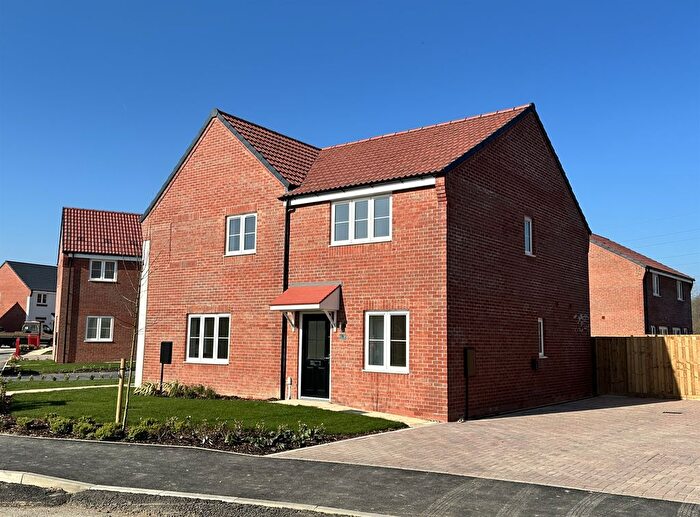 2 Bedroom Semi-Detached House For Sale In Manthorpe Chase, Manthorpe, Grantham, NG31