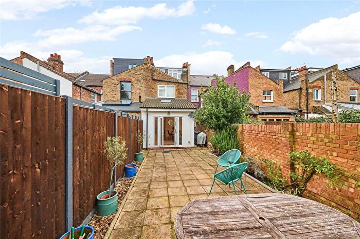2 Bedroom Flat For Sale In Fallsbrook Road, Furzedown, SW16