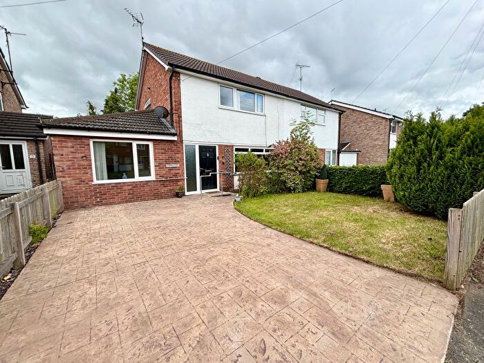 4 Bedroom Semi-Detached House For Sale In Oldfield Drive, Chester, CH3