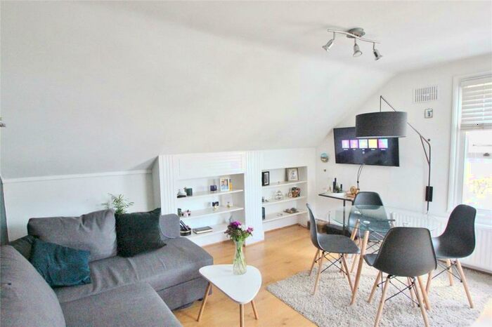 1 Bedroom Apartment To Rent In Station Road, Finchley, London, N3