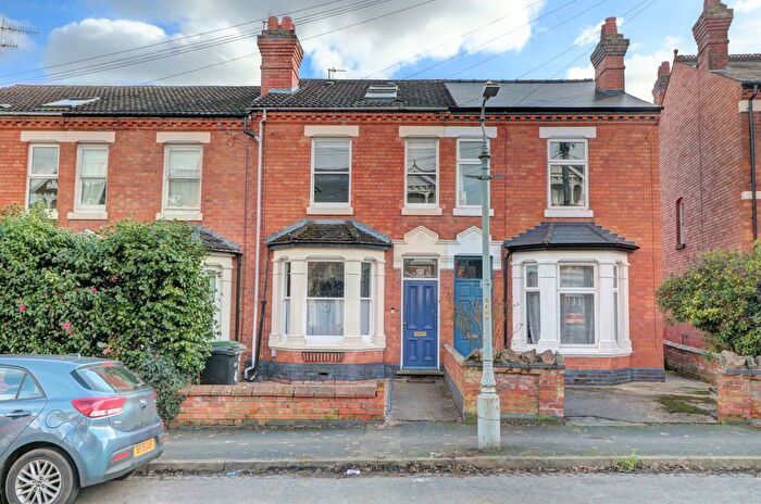4 Bedroom Terraced House For Sale In The Hill Avenue, Battenhall, Worcester., WR5