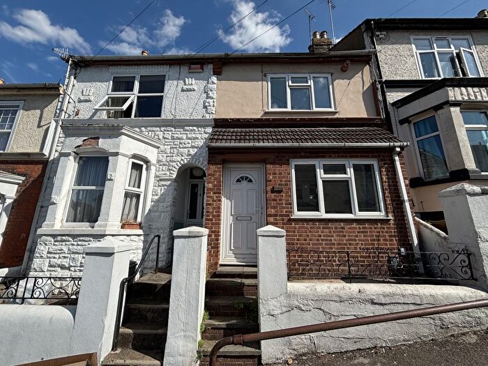 3 Bedroom Terraced House To Rent In Dagmar Road, Chatham, ME4
