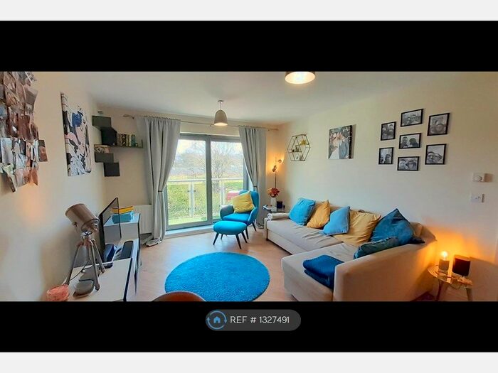 2 Bedroom Flat To Rent In St. Georges Grove, London, SW17