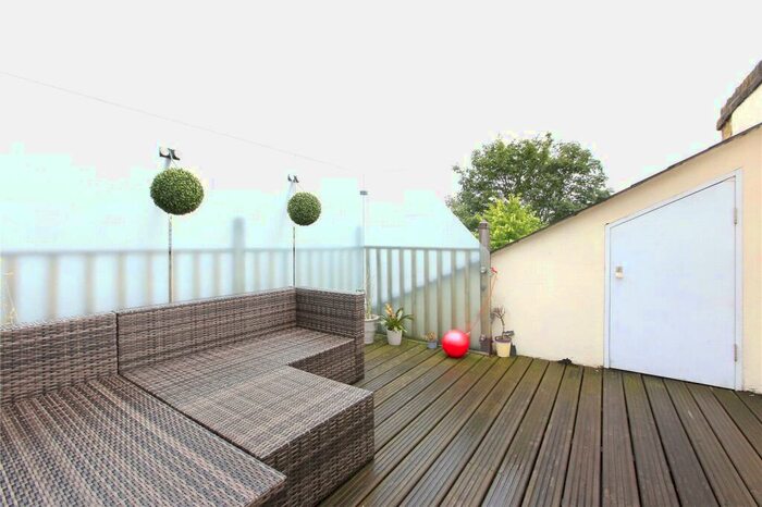 1 Bedroom Flat To Rent In Oakmead Road, Balham, London, SW12