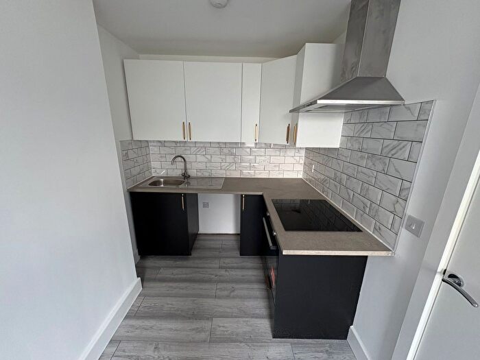 1 Bedroom Studio To Rent In Church Street, Paignton, TQ3