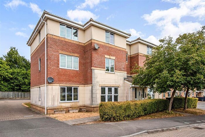 2 Bedroom Flat For Sale In Hibiscus Crescent, Andover, SP10