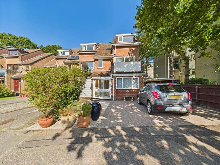 4 Bedroom Town House To Rent In Hamilton Close, Mudeford, Chritstchurch, BH23