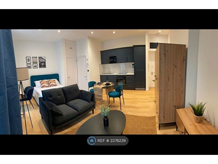 Studio To Rent In Earls Court Road, London, SW5