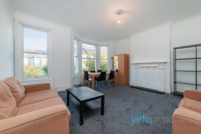 3 Bedroom Apartment To Rent In Gladys Road, London, NW6