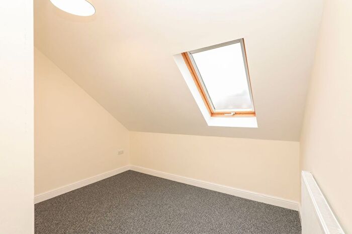 2 Bedroom Detached House For Sale In Wessex Close, Brimington, S43