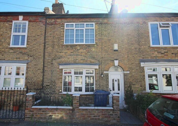 2 Bedroom Property To Rent In Bedford Road, London W13