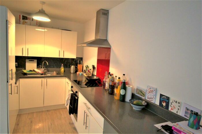 2 Bedroom Apartment To Rent In Apt Wheatsheaf Apts, - John Street, S2