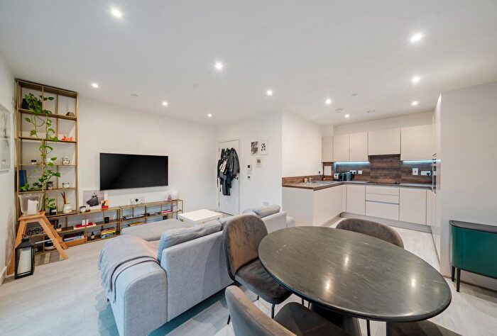 1 Bedroom Flat For Sale In Moorhen Drive, West Hendon, NW9