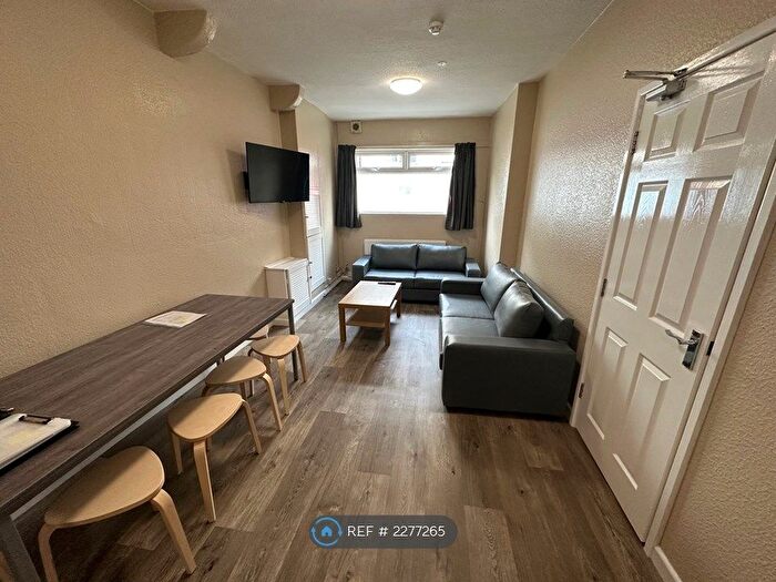 6 Bedroom Terraced House To Rent In Stokes Croft, Bristol, BS1