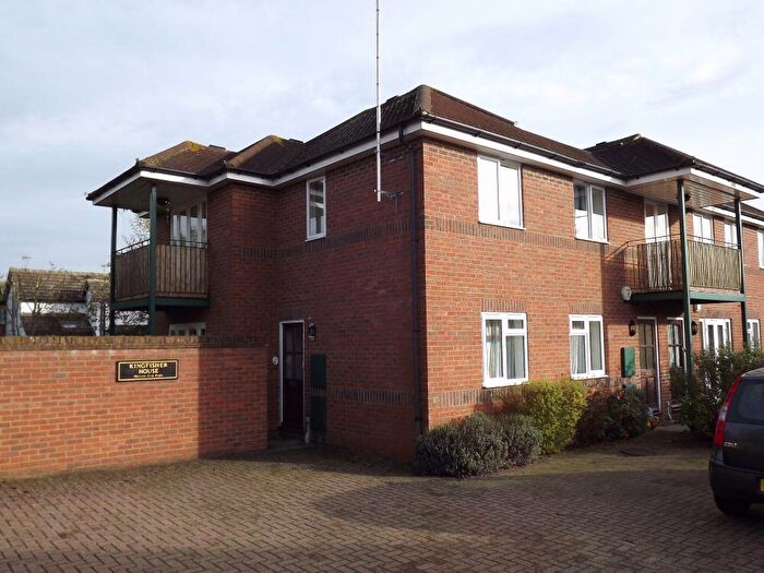 2 Bedroom Flat To Rent In Kingfisher House, Dedmere Road, Marlow, Buckinghamshire, SL7