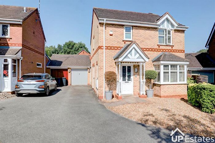 4 Bedroom Detached House For Sale In Columbine Way, Bedworth, CV12