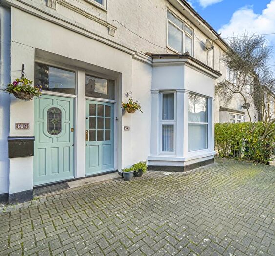 2 Bedroom Flat To Rent In Lichfield Grove, London, N3