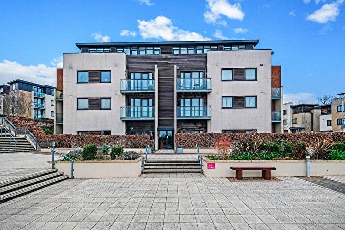 2 Bedroom Flat To Rent In Peacock Close, Mill Hill, London, NW7