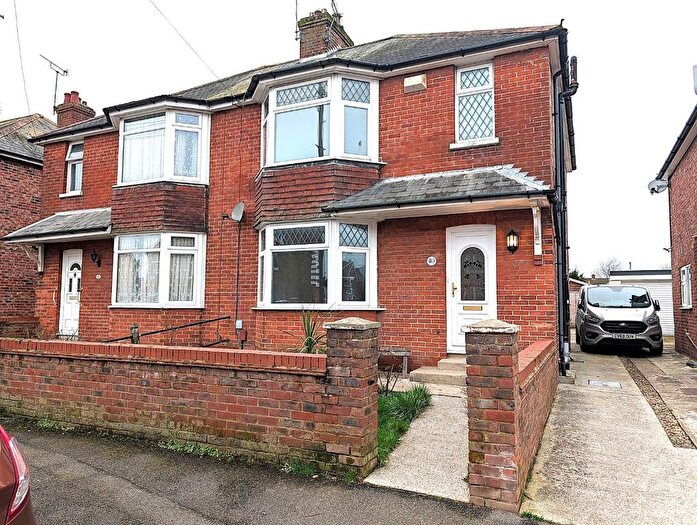 3 Bedroom Property To Rent In William Road, Ashford, TN23
