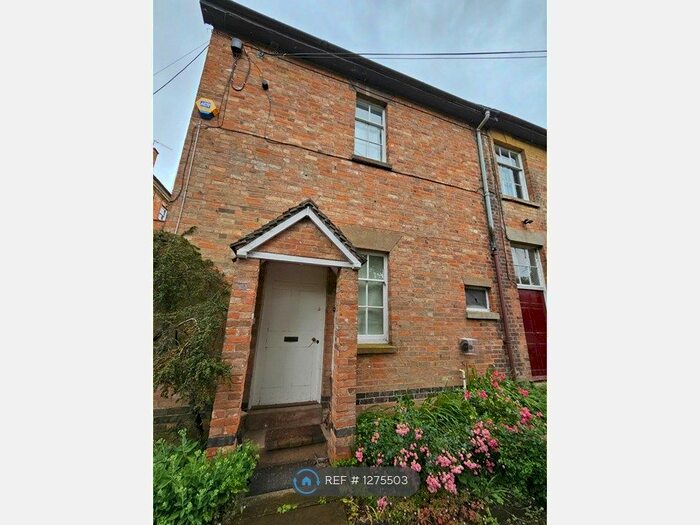 2 Bedroom Flat To Rent In Sherbourne Park, Warwick, CV35