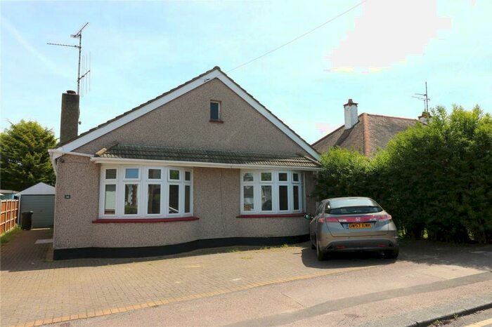 3 Bedroom Bungalow To Rent In Elmsleigh Drive, Leigh-on-Sea, Essex, SS9