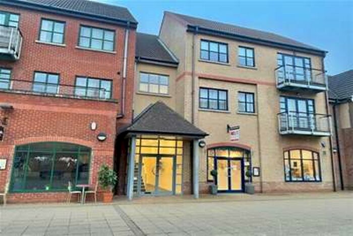 2 Bedroom Flat To Rent In Wilks Walk, Northampton, NN4