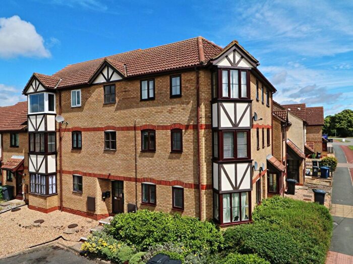 2 Bedroom Flat For Sale In Cromwell Court, Eynesbury, St Neots, PE19