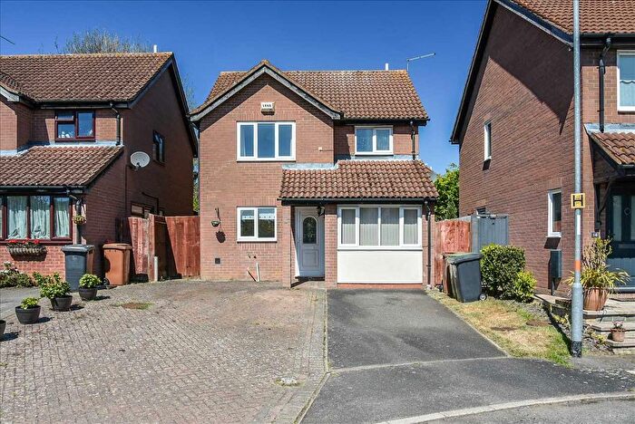 3 Bedroom Detached House For Sale In Orwell Close, Wellingborough, NN8
